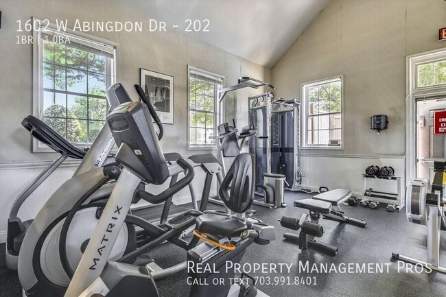 Building Photo - 1602 W Abingdon Dr