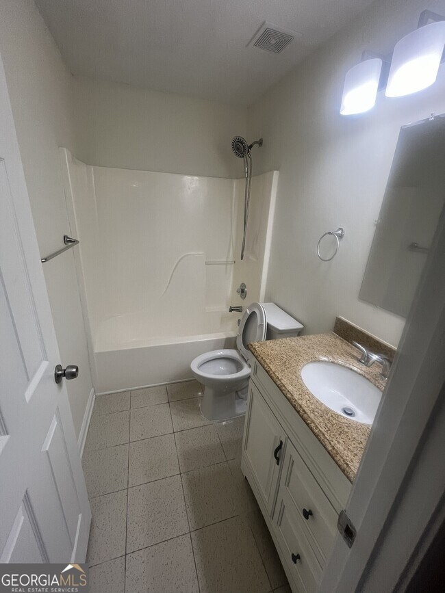 Building Photo - 530 Oxford Ridge