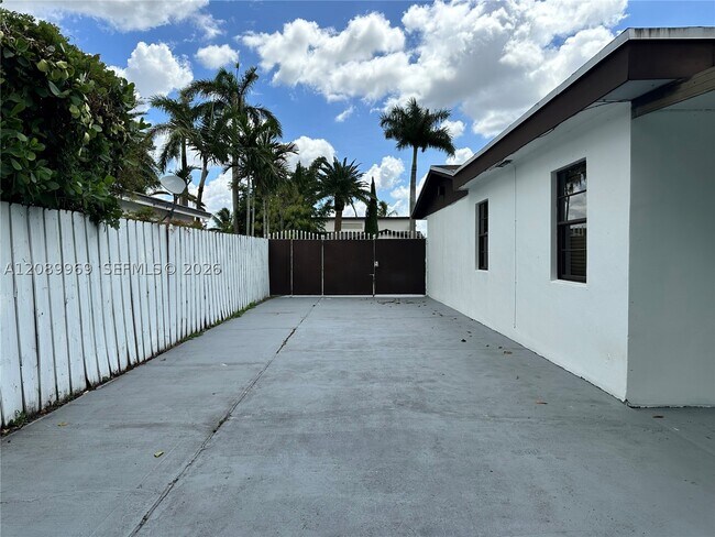 Building Photo - 18310 NW 85th Ave
