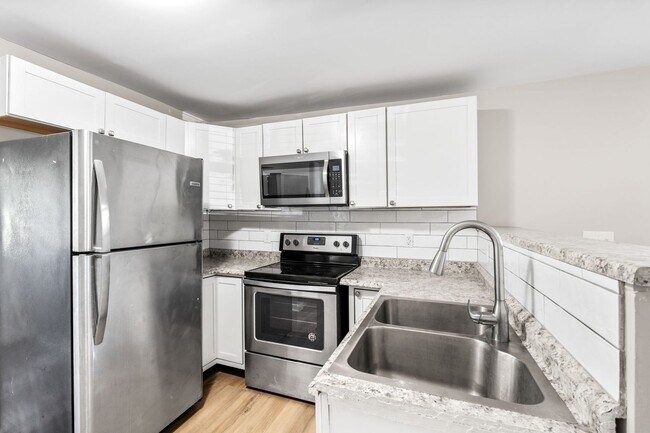 Building Photo - 4B Mims Ave