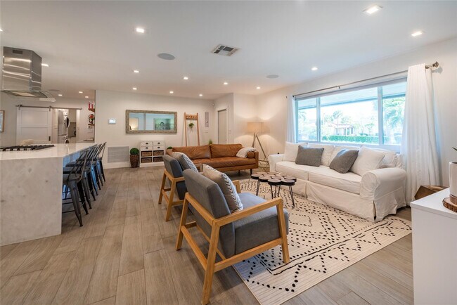 Building Photo - 1959 SE 25th Ave