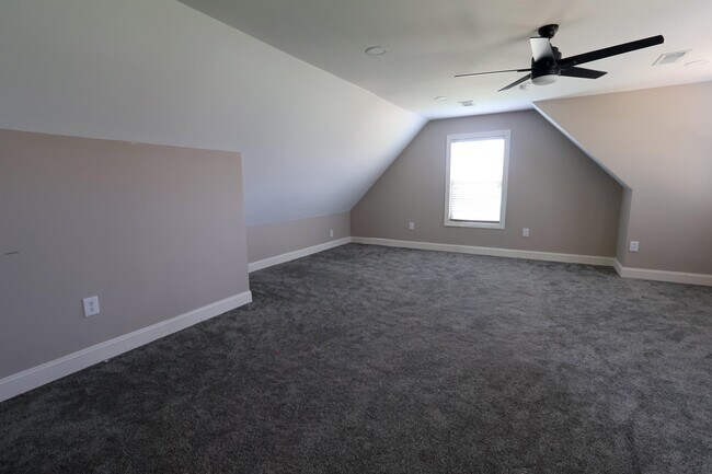 Building Photo - 36 Littleton Way