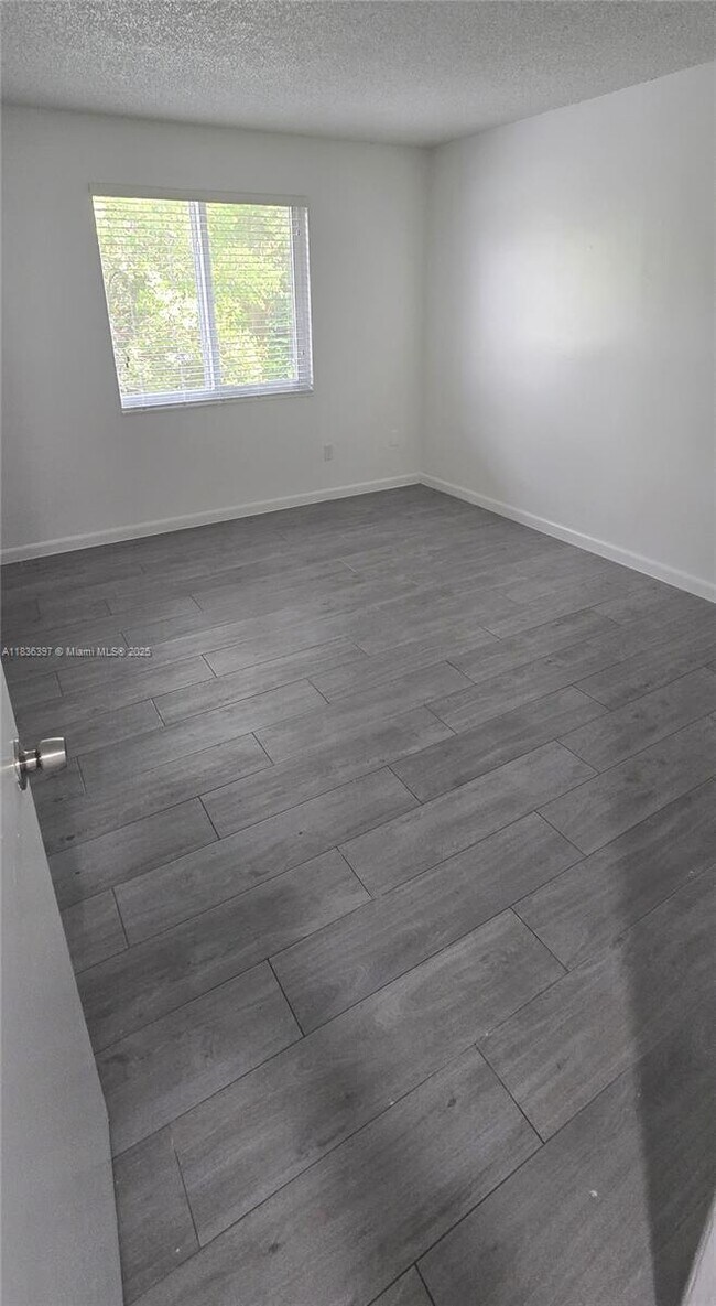 Building Photo - 10820 SW 200th Dr