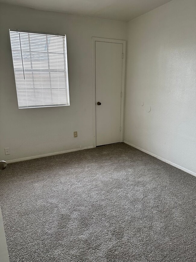 Building Photo - Unique 3 bedroom / 3 bathroom with Private Pool