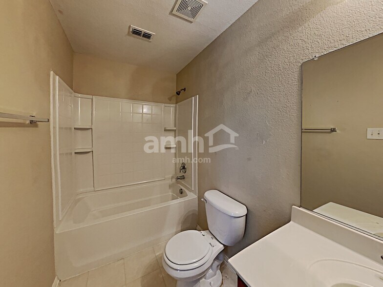 Building Photo - 1995 Kickapoo Trl