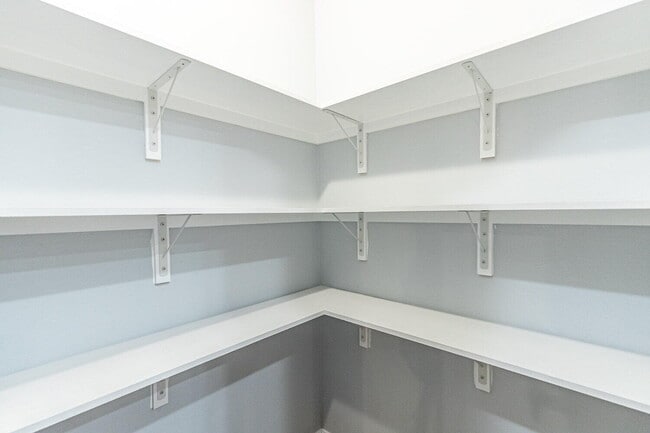 Building Photo - 5517 Kemper St