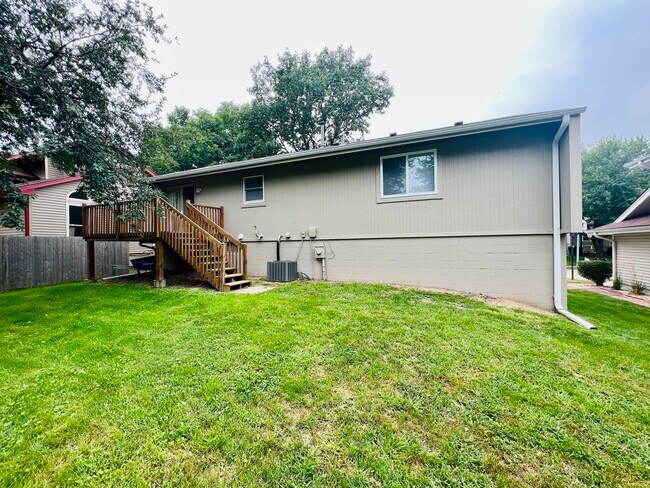 Building Photo - 5035 S 163rd Ave