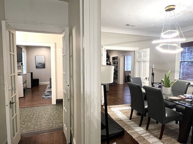 Building Photo - Beautifully Remodeled 1920's Bungalow