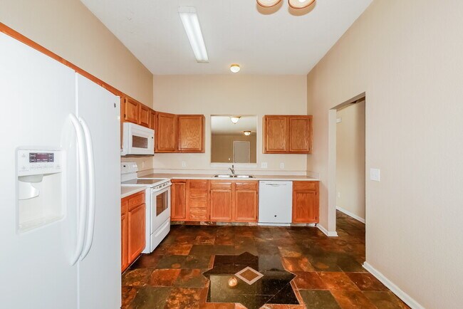 Building Photo - 720 Treyburn Lakes Way