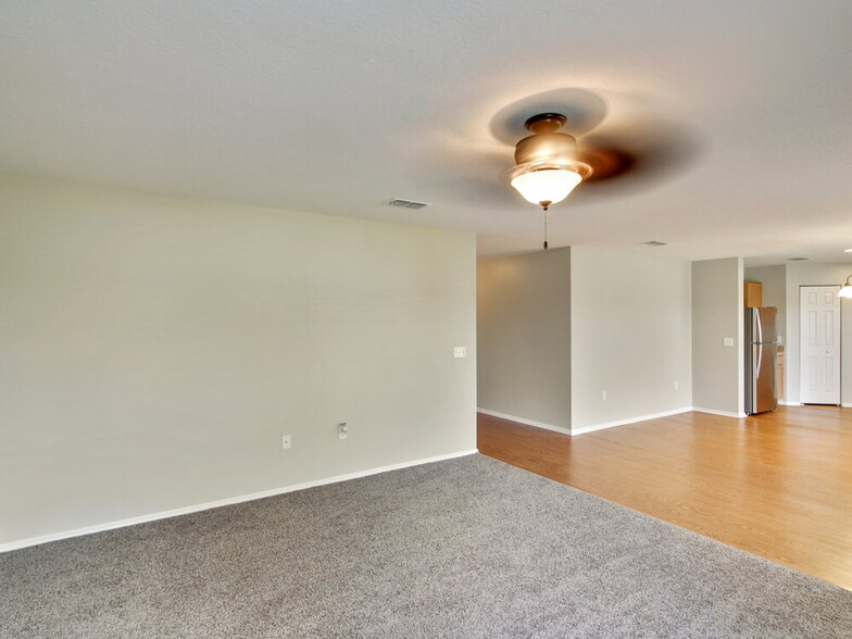 Building Photo - 2833 Breezy Meadow Rd