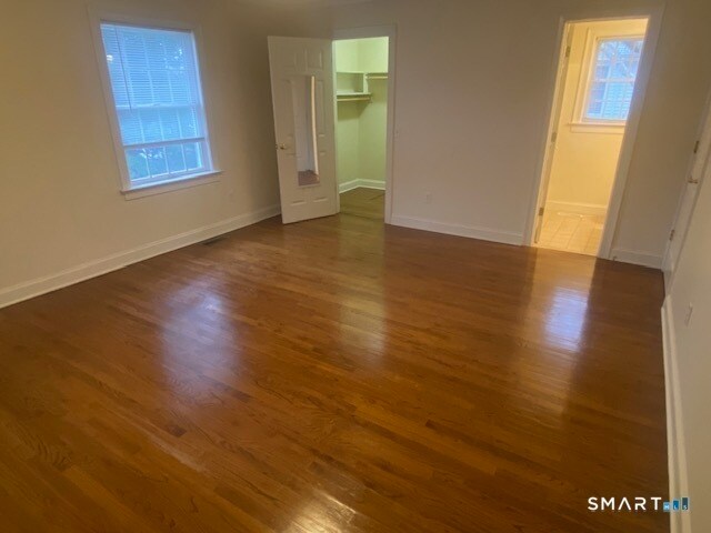 Building Photo - 11 Pinehurst Ln