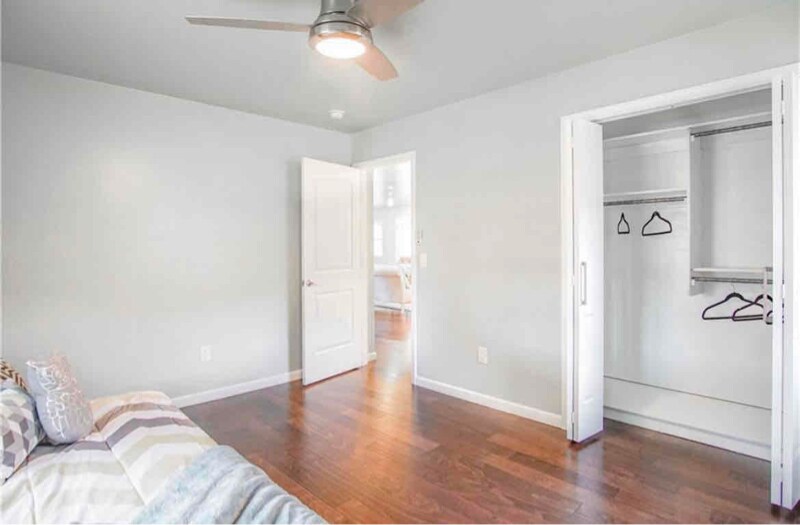 Building Photo - 9712 Essex Ct