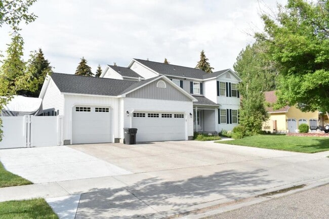 Building Photo - 226 W Stone Run Ln