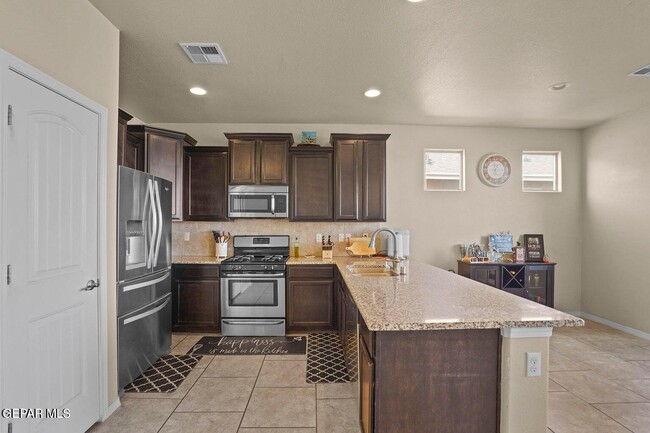Building Photo - 4040 Loma Dante