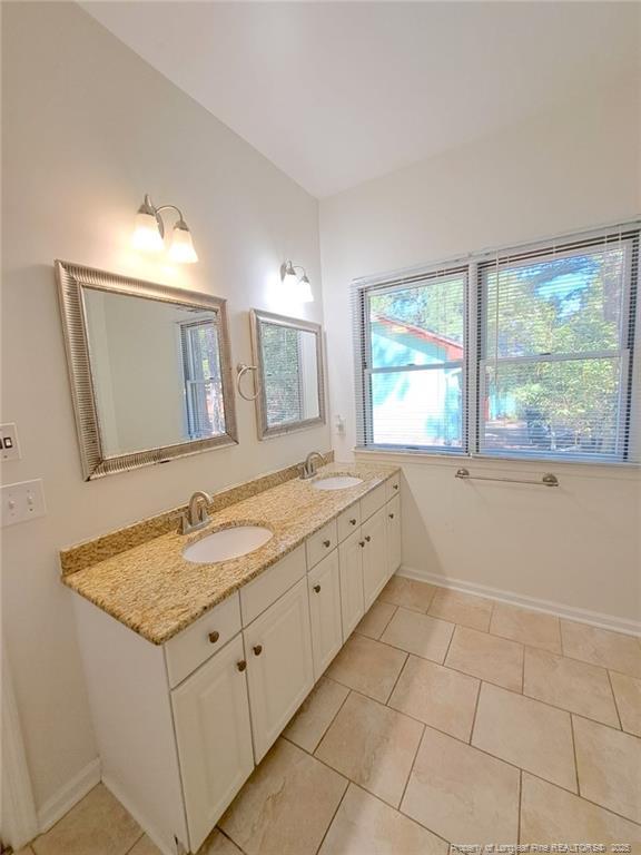 Building Photo - 420 Sugar Pine Dr