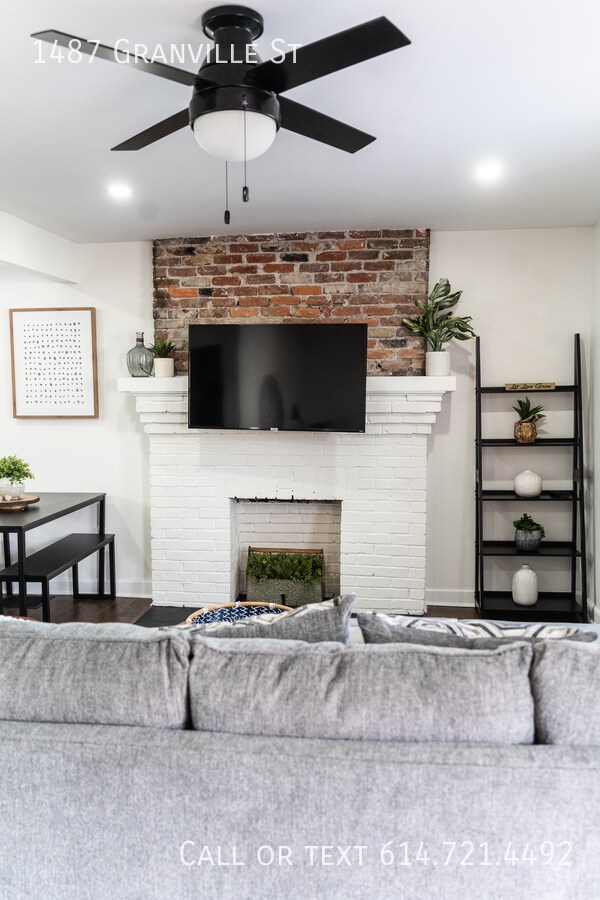 Building Photo - 1487 Granville St