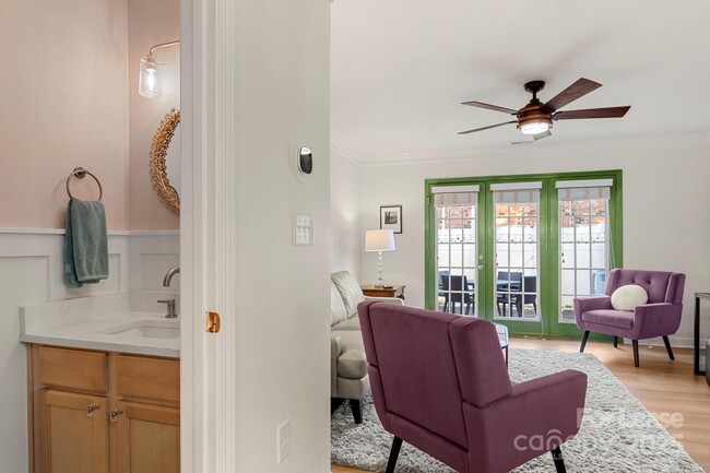 Building Photo - 1318 Green Oaks Ln