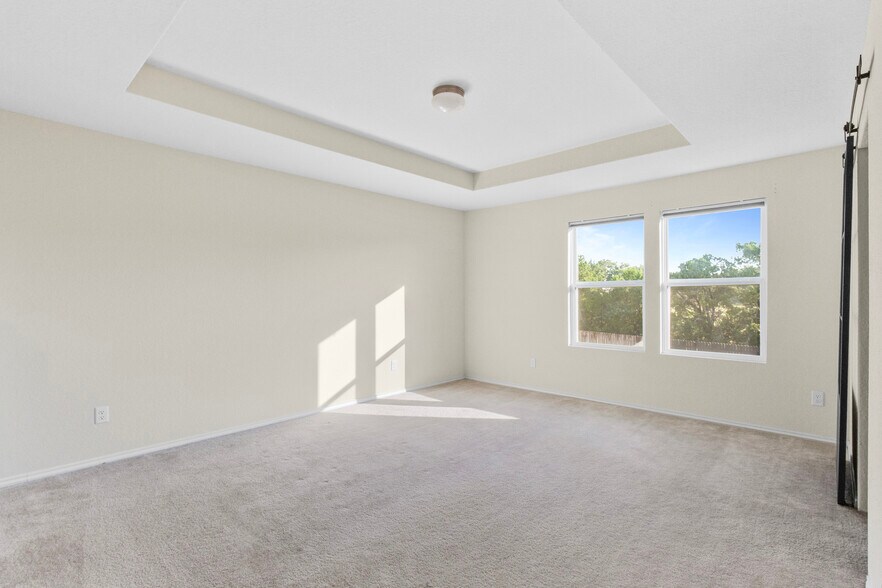 Master Bedroom - 11831 Burnett Rnch