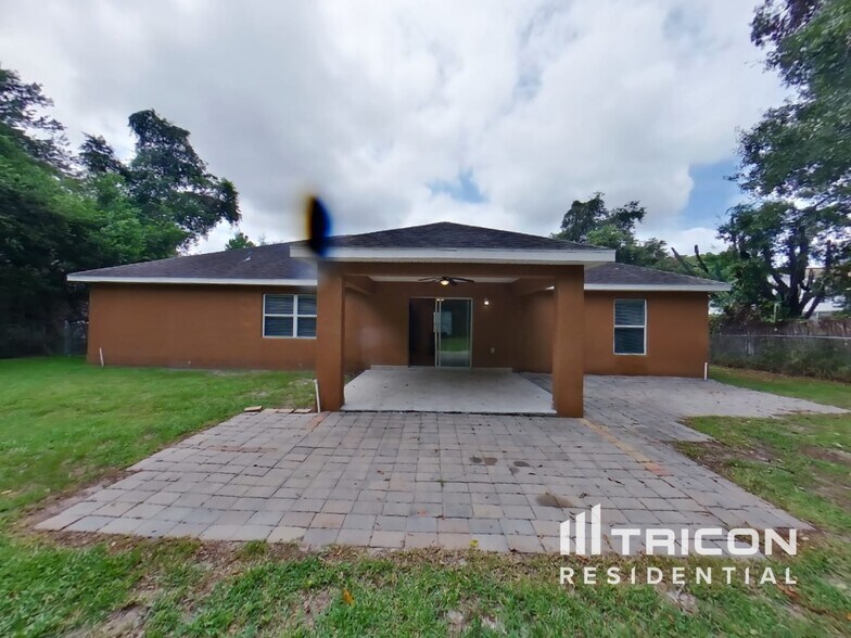 Building Photo - 9241 Sanborn St