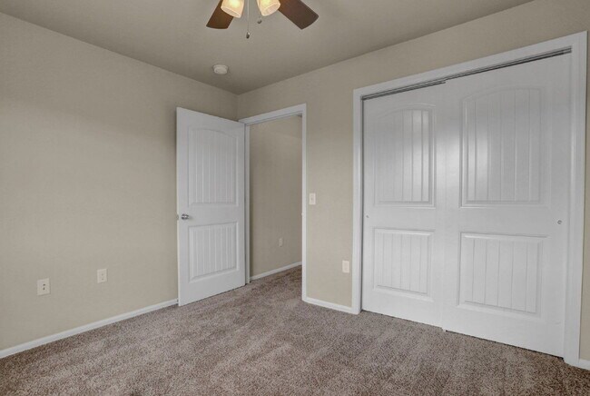 Building Photo - 5322 Canadian Rose View
