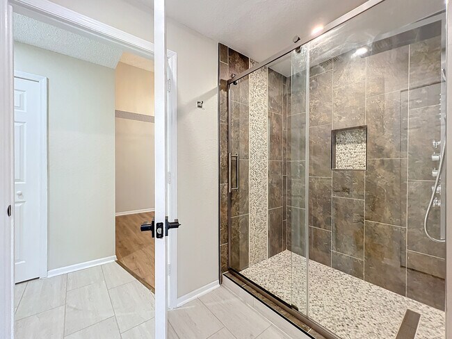 Building Photo - 13103 Mulberry Park Dr