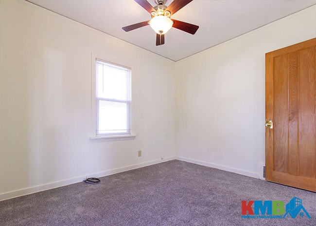 Building Photo - 839 14th St NE