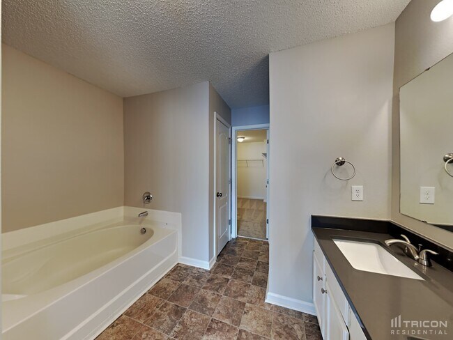 Building Photo - 5104 Mintvale Dr