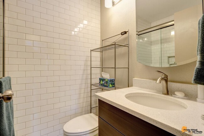 Building Photo - South Anchorage 2 bed/2 bath Condo with Garage and In Unit Laundry