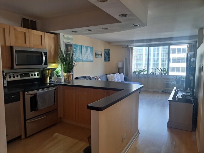 Building Photo - 211 E Ohio St