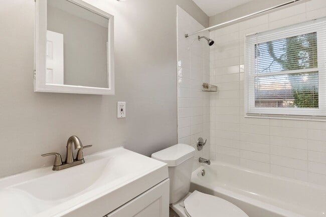 Building Photo - We Bringing Affordable Back - Intown Living - Voucher Approved!