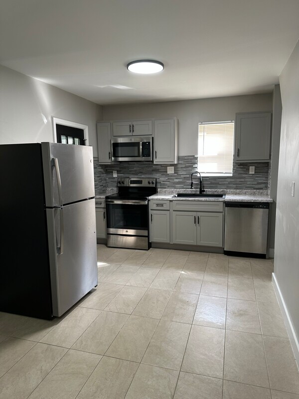Building Photo - 3828 Nelson Dr