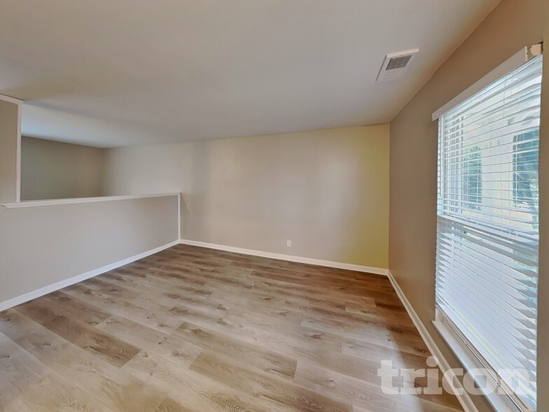 Building Photo - 622 Meadowview Dr