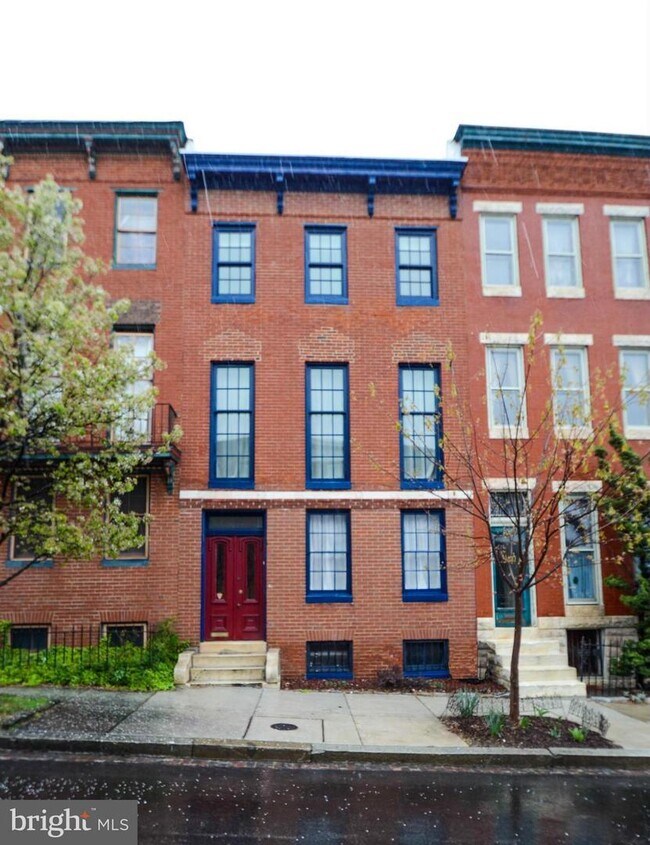 Building Photo - 1702 Hollins St
