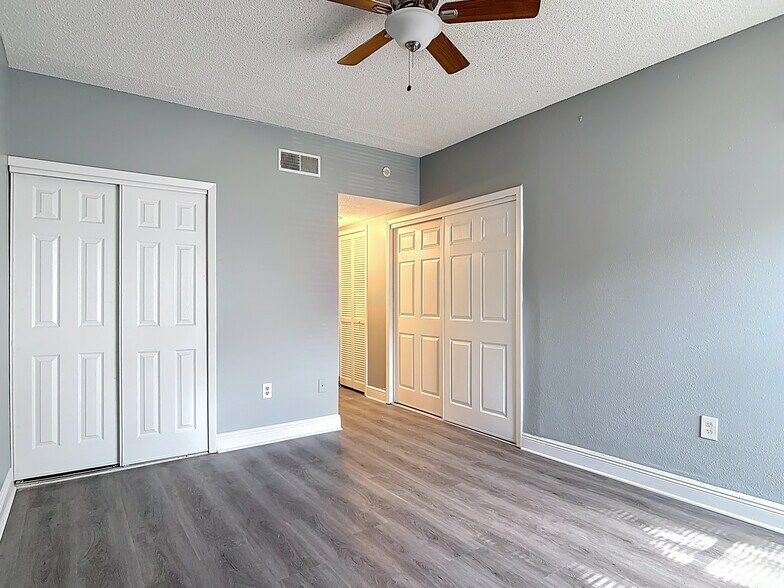 Building Photo - 4711 Capri Plz