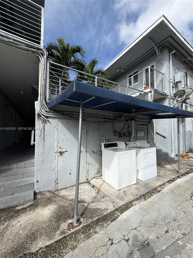 Building Photo - 5305 Biscayne Blvd