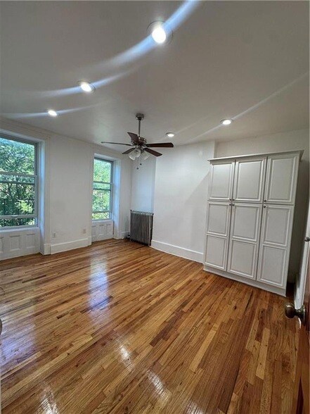 Building Photo - 9424 Avenue K