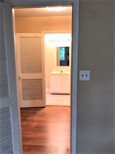 Building Photo - 107 Laircey St