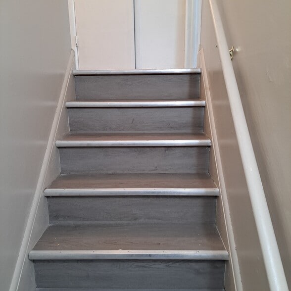 Stairway - 23756 Banbury Cir