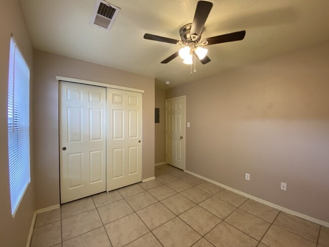 Building Photo - 2BR/1Bath - 4 Plex in Rio Rancho