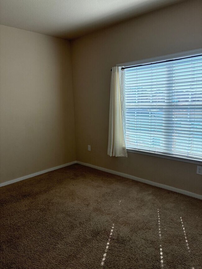 Building Photo - **Move-In Bonus! $500 Amazon Gift Card wit...