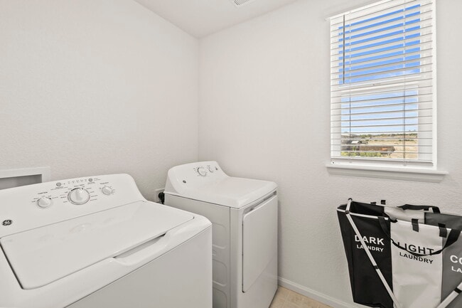 Building Photo - 3315 Bella Luna Dr