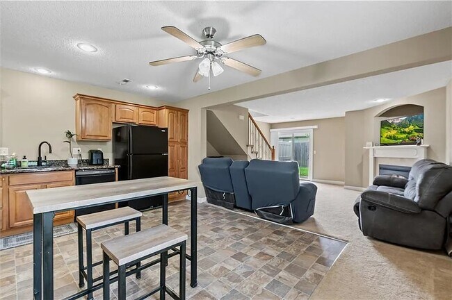 Building Photo - 9001 SW Gala Dr