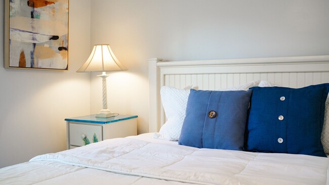 Building Photo - 14 Sanchez Ave