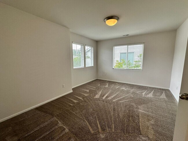 Building Photo - 3Bd/2.5Ba Covington House