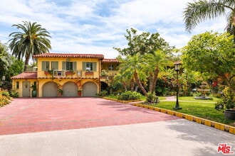 Building Photo - 1570 Melwood Dr