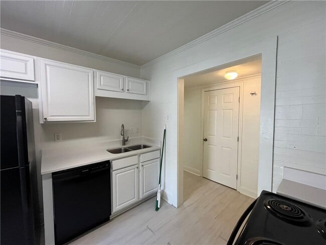 Building Photo - 1603 Tallulah St NW