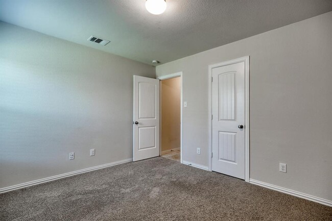 Building Photo - 1502 Star Meadow