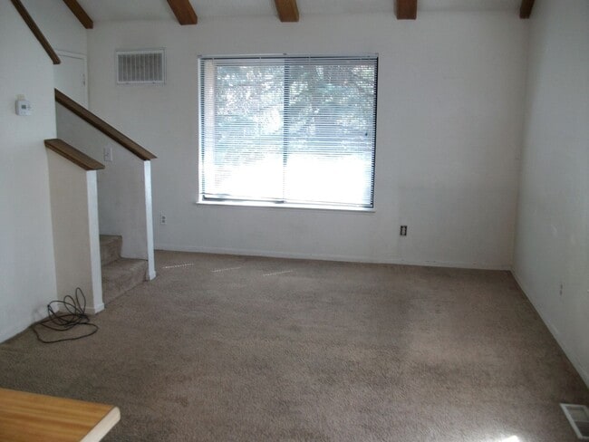 Primary Photo - 2 Bedroom, 2 bath located at The Meadows i...