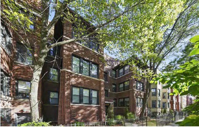 Building Photo - Spacious 4-Bedroom, 2-Bath in Edgewater — Sun-Filled, Stylish, and Pet-Friendly with In-Unit Laun...