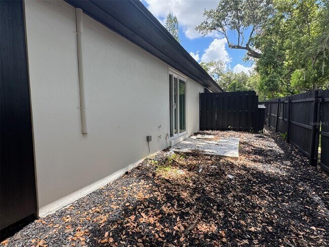 Building Photo - 475 Blue Bird St